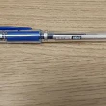 Stylo Uniball bleu broad waterproof édition Ponera (limité)