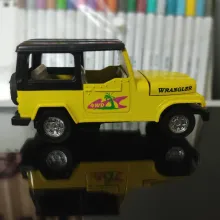 Jeep Wrangler jaune